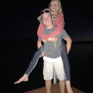 Meet your Posher, Ella